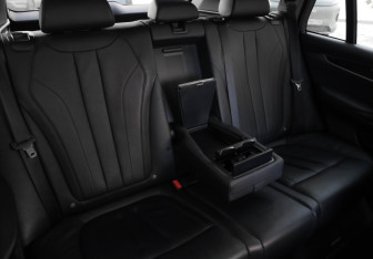 Подержанный автомобиль BMW X5 2016 года (31 фото)