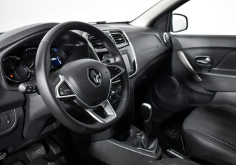 Подержанный автомобиль Renault Sandero 2021 года (9 фото)