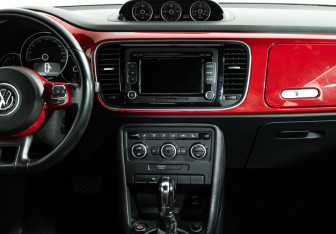 Подержанный автомобиль Volkswagen Beetle Hatchback 2013 года (14 фото)