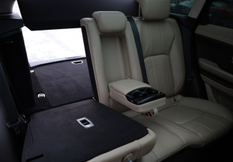 Подержанный автомобиль Land Rover Range Rover Evoque 2017 года (30 фото)