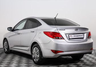 Подержанный автомобиль Hyundai Solaris Sedan 2015 года (7 фото)