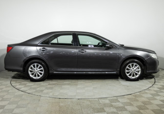 Подержанный автомобиль Toyota Camry Sedan 2014 года (4 фото)