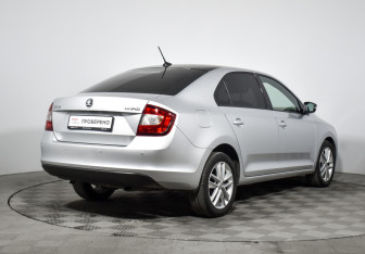Подержанный автомобиль Skoda Rapid Liftback 2018 года (5 фото)