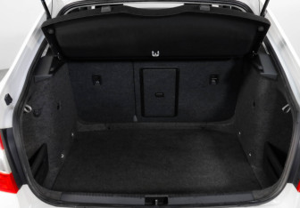 Подержанный автомобиль Skoda Octavia Liftback 2013 года (27 фото)