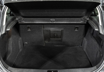 Подержанный автомобиль Opel Astra Hatchback 2013 года (6 фото)