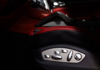 Подержанный автомобиль Porsche Cayenne 2014 года (28 фото)