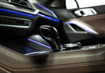 Подержанный автомобиль BMW X6 2021 года (16 фото)