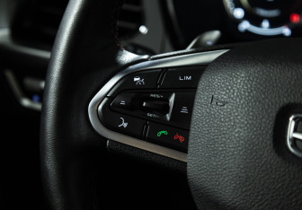 Подержанный автомобиль Geely Tugella 2023 года (24 фото)