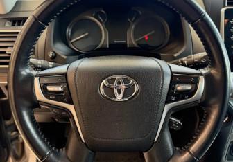 Подержанный автомобиль Toyota Land Cruiser Prado 2021 года (7 фото)