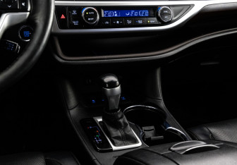 Подержанный автомобиль Toyota Highlander 2014 года (14 фото)