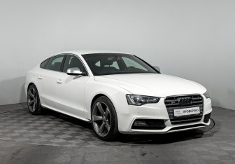 Подержанный автомобиль Audi S5 Liftback 2012 года (3 фото)