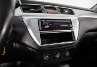 Подержанный автомобиль Mitsubishi Lancer Sedan 2007 года (16 фото)
