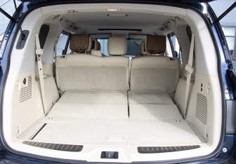 Подержанный автомобиль Infiniti QX80 2015 года (30 фото)