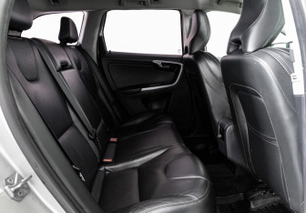 Подержанный автомобиль Volvo XC60 2017 года (18 фото)