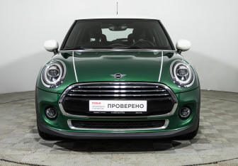 Подержанный автомобиль MINI Hatch 2021 года (2 фото)