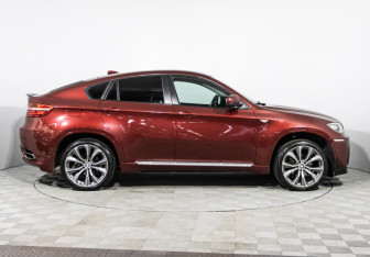 Подержанный автомобиль BMW X6 2013 года (4 фото)