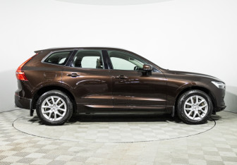 Подержанный автомобиль Volvo XC60 2018 года (4 фото)