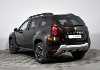 Подержанный автомобиль Renault Duster 2020 года (7 фото)