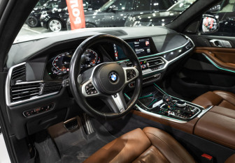 Подержанный автомобиль BMW X7 2021 года (16 фото)