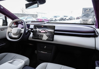 Подержанный автомобиль Zeekr X 2023 года (10 фото)