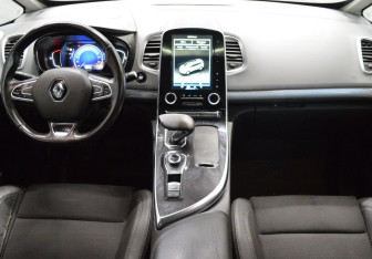 Подержанный автомобиль Renault Espace 2016 года (14 фото)