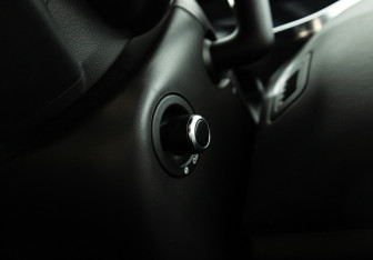 Подержанный автомобиль Land Rover Range Rover 2015 года (25 фото)