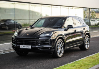 Подержанный автомобиль Porsche Cayenne 2023 года (3 фото)