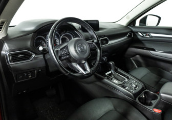 Подержанный автомобиль Mazda CX-5 2017 года (11 фото)