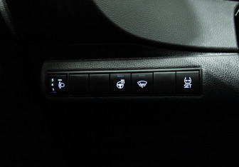 Подержанный автомобиль Toyota Corolla Sedan 2019 года (18 фото)