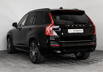 Подержанный автомобиль Volvo XC90 2021 года (8 фото)