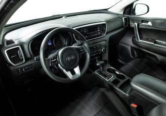Подержанный автомобиль Kia Sportage 2018 года (11 фото)