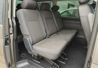 Подержанный автомобиль Volkswagen Caravelle 2019 года (12 фото)