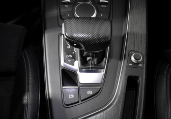 Подержанный автомобиль Audi A4 Sedan 2017 года (16 фото)