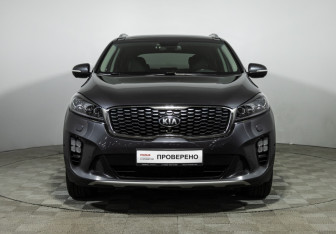 Подержанный автомобиль Kia Sorento 2018 года (2 фото)