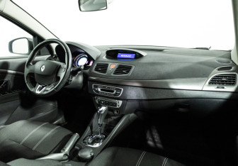 Подержанный автомобиль Renault Megane Hatchback 2014 года (9 фото)