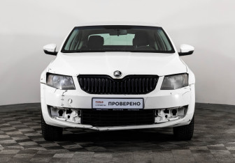 Подержанный автомобиль Skoda Octavia Liftback 2015 года (2 фото)