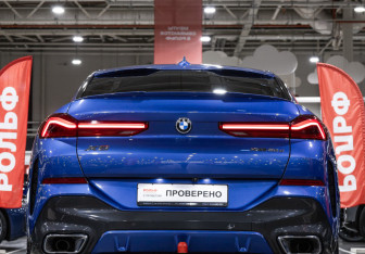 Подержанный автомобиль BMW X6 2020 года (10 фото)