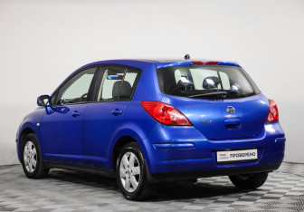 Подержанный автомобиль Nissan Tiida Hatchback 2008 года (7 фото)