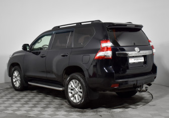 Подержанный автомобиль Toyota Land Cruiser Prado 2015 года (7 фото)