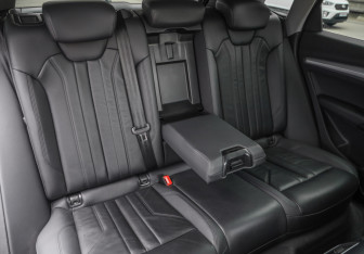 Подержанный автомобиль Audi Q5 2017 года (29 фото)