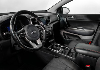 Подержанный автомобиль Kia Sportage 2019 года (9 фото)