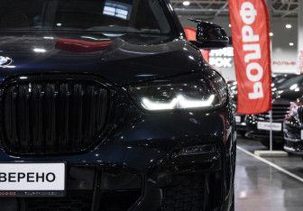 Подержанный автомобиль BMW X5 2020 года (6 фото)