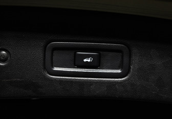 Подержанный автомобиль Infiniti FX 2013 года (21 фото)