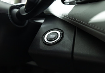 Подержанный автомобиль Geely Atlas 2024 года (22 фото)