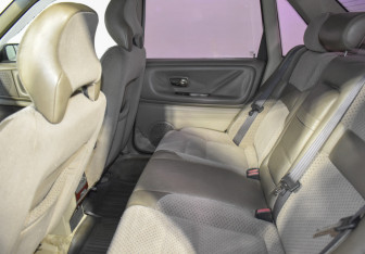 Подержанный автомобиль Volvo S70 1997 года (11 фото)