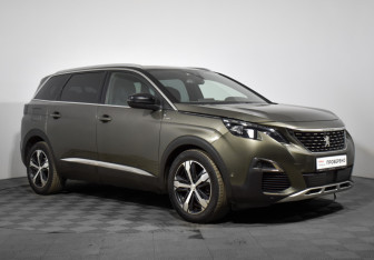 Подержанный автомобиль Peugeot 5008 Suv 2019 года (3 фото)