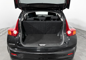 Подержанный автомобиль Nissan Juke 2012 года (13 фото)