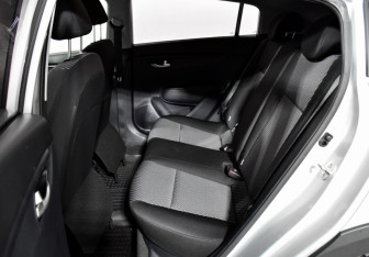 Подержанный автомобиль Kia Rio Hatchback 2020 года (11 фото)