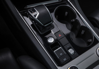 Подержанный автомобиль Volkswagen Touareg 2021 года (20 фото)