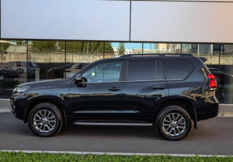 Подержанный автомобиль Toyota Land Cruiser Prado 2018 года (8 фото)